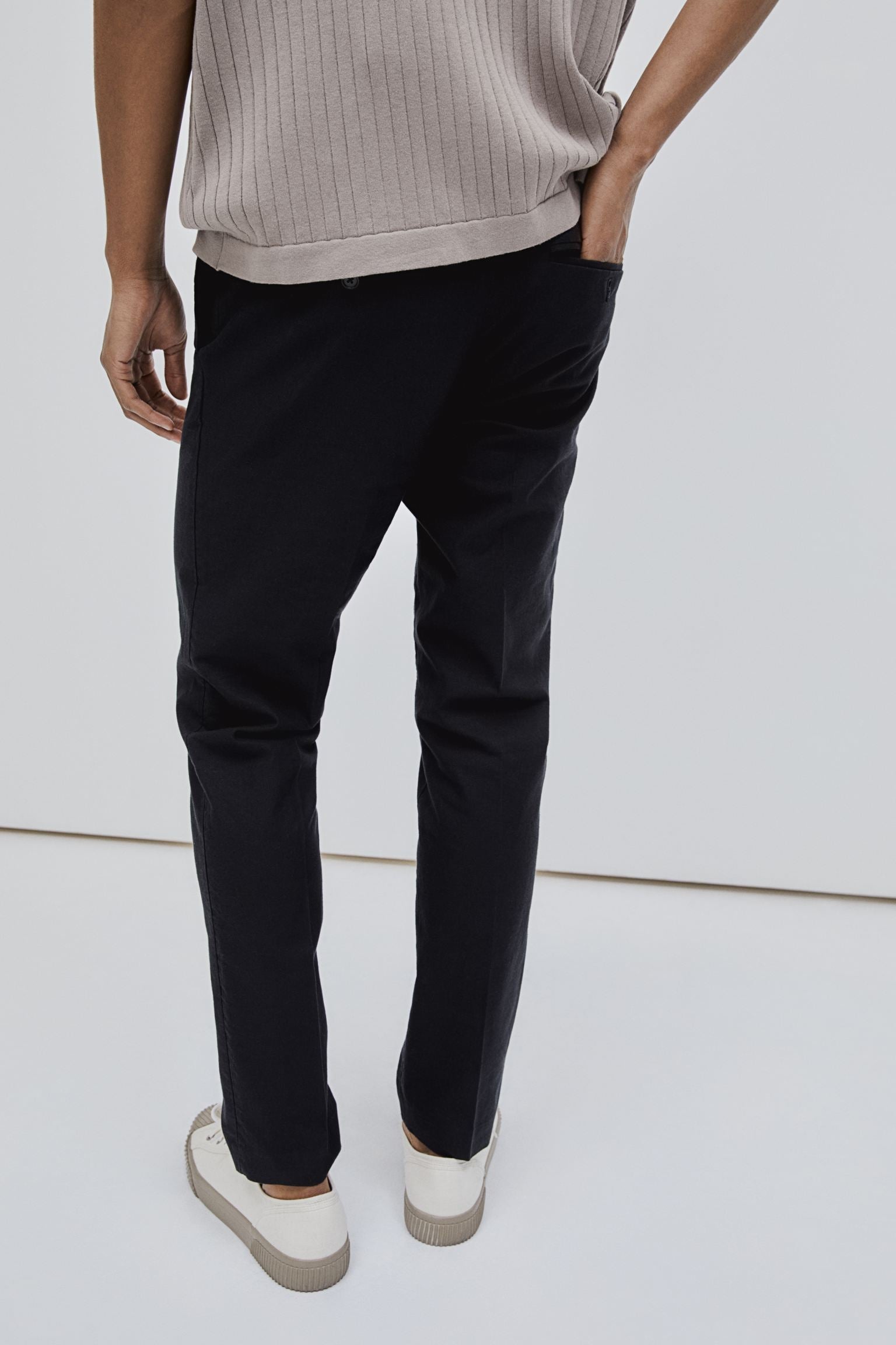 Pantalon chino slim, spacieux et élégant 